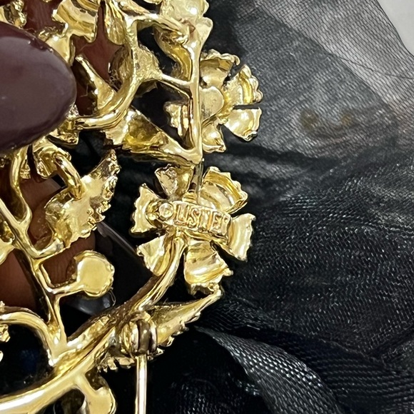 Vintage LISTER Gold & Pearl Brooch - Picture 4 of 9